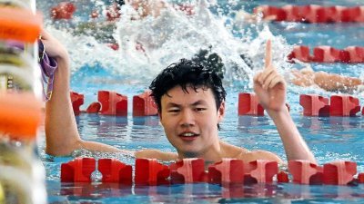 长时间训练为国家游泳运动员陈凯信带来了回报，成功获得了日本福冈世锦赛和杭州亚运会的参赛资格。