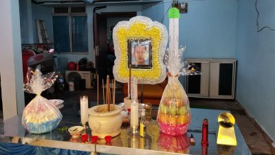 陈东贤昨日逝世，于周一上午举殡。