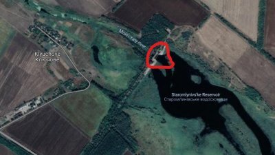 乌军指控俄罗斯摧毁莫克里亚利（Mokri Yaly）河沿岸的一座小水坝，目的是为了减缓乌军的反攻攻势。（图取自推特/Euan MacDonald）
