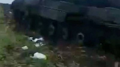俄罗斯国防部周二发布了一段视频，显示据称是俄罗斯军队在乌克兰扎波罗热地区，与乌克兰军队交战中缴获的一辆德国制造的豹式坦克。（图取自俄罗斯国防部Telegram/路透社）