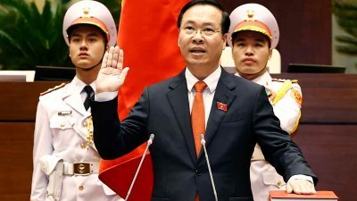 越南新任国家主席武文赏周四在河内举行的国会特别会议上宣誓就职。（图：越南通讯社/法新社）