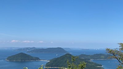 在香川县三丰市紫云出山可见日本的多座岛屿。（图取自网络）