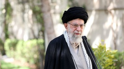 伊朗最高精神领袖哈梅内伊，首次公开评论近月发生大批女生怀疑被投毒的事件。（图取自路透社）