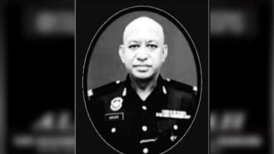 死者瓦哈阿末高级曹长，生前是吉打本同双溪甸警局的局长。