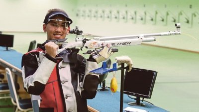 大马射击国家队选手哈里特在雪兰莪射击锦标赛50公尺步枪三姿项目赢得金牌。