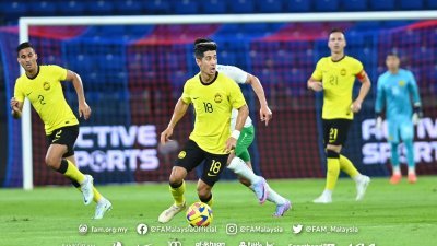 “马来虎”国足队在柔佛新山举行的一场国际友谊赛中，以1比0小胜土库曼。