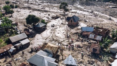 非洲中部国家刚果（金）南基伍省尼亚穆库比村本月6日发生洪灾。（图取自法新社）