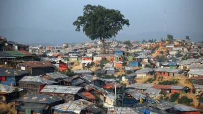 缅甸和孟加拉国边境的科克斯巴扎尔，住了约百万名罗兴亚难民，被认为是世界上最大的难民营。（图取自路透社）