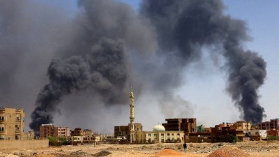 苏丹首都喀土穆北部地区因内战而硝烟四起。（路透社档案照）