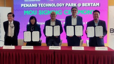 BECIS Malaysia与宏升集团签署备忘录。左起Ghazi & Lim伙伴邱文财、洪川音、吴侲赋、杜维理及杨吉林。
