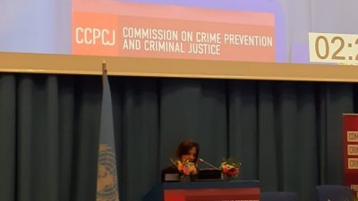 古巴司法部第一副部长维尔德，当地时间周一在奥地利首都维也纳，出席预防犯罪和刑事司法委员会（CCPCJ）第32届会议时发表讲话。（图取自维尔德推特）