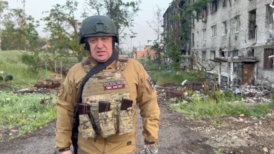 俄罗斯雇佣军瓦格纳组织创办人普里戈任，在当地时间周四发布的视频中表示，部队已开始从巴赫穆特撤离，并逐步与俄罗斯军队交接。（图取自俄罗斯Concord通讯社/路透社）