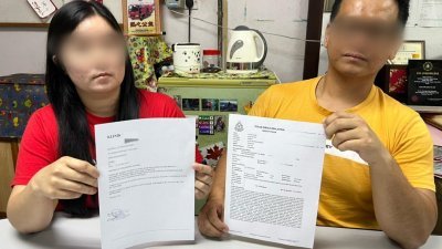 李成安及陈丽莲分别示出报案书及诊所医生信函。