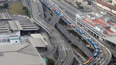 来临周末马新两国关卡预料会出现交通拥堵的情况。（档案照）
