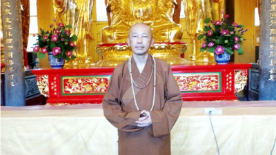 贤观方丈获泰王御赐功德衣，也是近50年，首位获赐功德衣的北传佛教大和尚。