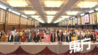 第18届世林恳亲大会：“照耀世林”的外国嘉宾欢迎晚宴获得逾千人出席，其中包括缅甸、美国、菲律宾、台湾、中国、印度尼西亚、柬埔寨、泰国、新加坡、日本以及香港等各国林氏宗亲代表。