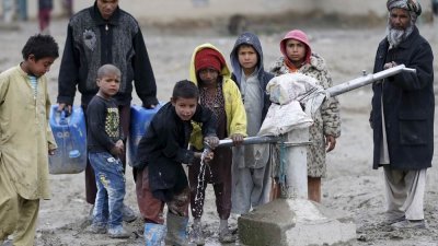 联合国儿童基金会去年尾的一份报告中说，阿富汗约79%的家庭报告严重缺水，人民饮用清洁安全的水面临挑战。（图取自互联网）