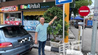 刘志俍重申，峇章马六甲广场的入口处属单向车道，右转出大路属违规行为。