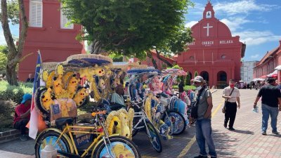 马六甲三轮车夫将从播放流行曲改为播放传统音乐，以向游客们介绍本地艺术文化。