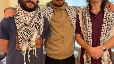 在美国念大学的3名巴勒斯坦学生25日在佛蒙特州遭枪击，3人伤势不一，目前正在接受治疗。