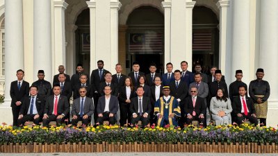 23名新届槟岛市议员于周一早上宣誓就任。