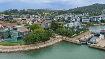 淘沙升涛湾可供非新加坡永久居民的外国人购买，不受住宅房地产法令的限制，通常会获得批准。