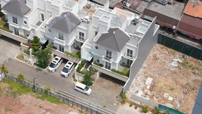 图为印尼开发商在雅加达南区兴建别墅。（图取自中央社）