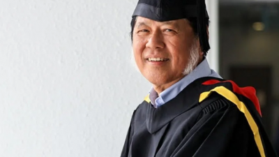 73岁的陈建源是新跃社科大学本届年纪最大的毕业生。