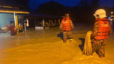 豪雨造成锡县引发水灾，72名居民漏夜迁离家园。