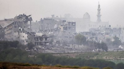在以色列军方的猛烈轰炸下，加沙地带北部的建筑几乎被完全摧毁。（图取自法新社）