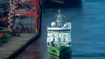 中国科学考察船“实验6号”本周三靠近斯里兰卡科伦坡的港口。（图取自法新社