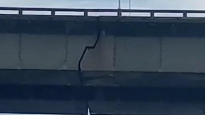 网传槟城二桥出现裂缝，最终证实是发生在外国的旧视频。
