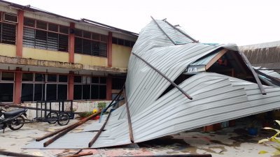文西阿都拉国中遭遇严重风灾，学校多处损毁。