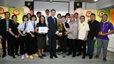 第25届福联青全国中学华语辩论比赛全场总冠军由槟城大山脚日新国民型中学，并获得奖金2000令吉、常年杯及奖状。
