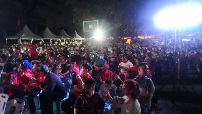 希盟周六晚在埔莱华人大票仓武吉英达举办造势大会，吸引近千民众到场。