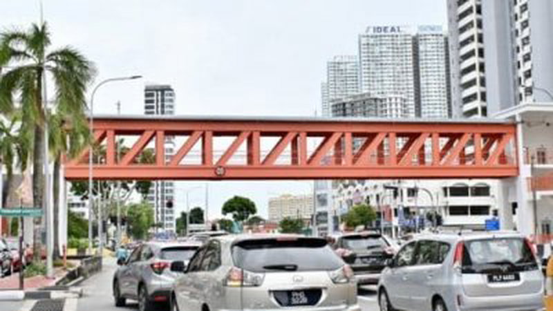 衔接花地园路与斯里丹绒槟榔路的Prima Tanjung商业中心行人天桥，料9月杪竣工。