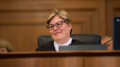 加拿大当地时间周四任命上诉法院法官霍格（图），负责领导外国干预选举指控的公开调查。（图取自网络）