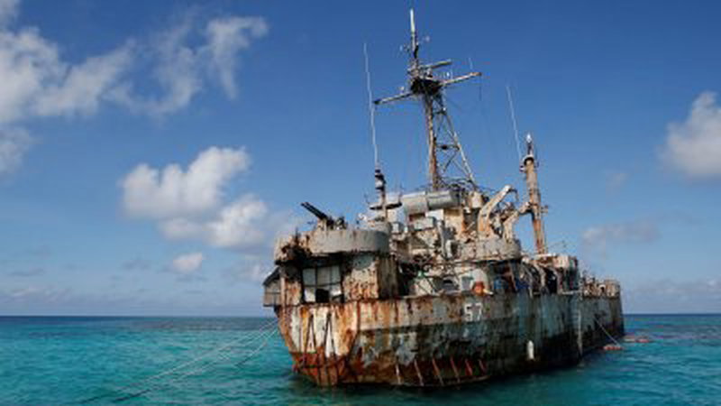 二战时期的登陆舰“马德雷山”号，1999年被菲律宾刻意搁浅在仁爱礁。（路透社档案照）