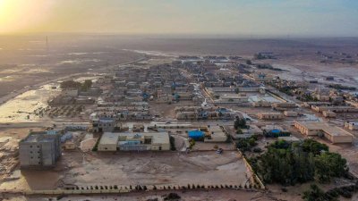 强风暴和强降雨袭击利比亚，Al-Mukhaili地区淹水沦为泽国。（图取自利比亚电视台Al-Hadath/路透社）