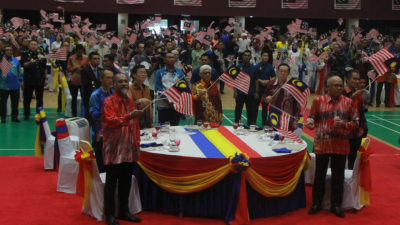 槟州首长曹观友认为，通过庆祝马来西亚日，可以培育各族的团结精神，让国家继续前进及繁荣。