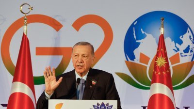 埃尔多安日前在G20峰会场边对记者说，“东西方贸易的最合适路线必须经过土耳其”。（图取自路透社）