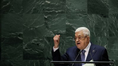 巴勒斯坦自治政府主席阿巴斯周四在联合国大会一般性辩论中，代表巴勒斯坦人发声，并向以色列喊话。（图取自路透社）