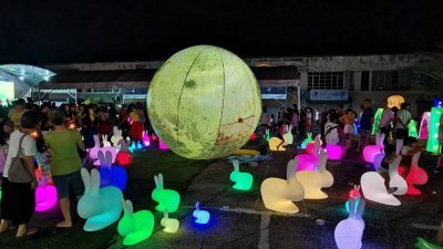 108只玉兔灯展配合永平中秋游园会再次登场，与永平居民共庆中秋佳节。