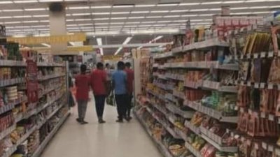 社媒疯传疑尼泊尔籍超市员工私藏本地白米卖给同乡顾客，经有关当局调查纯属误会一场。
