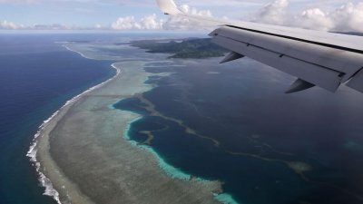 图为2019年时任美国国务卿蓬佩奥搭机将降落太平洋岛国密克罗尼西亚。（路透社档案照）