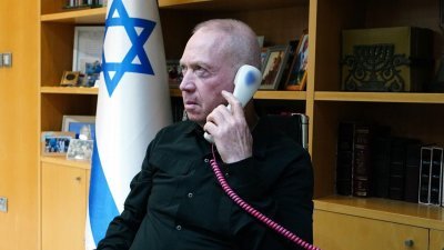 以色列国防部长加兰特与美国国防部长奥斯汀通电话。（图取自X/Yoav Gallant）