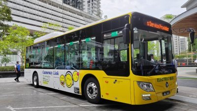 Causeway Link电动巴士提供跨境服务，往返马新两国。