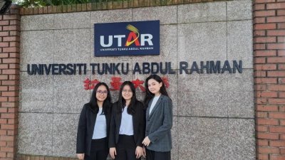 3名优大学生蔡念慈（左起）、陈湘瑜和刘子薇组成的团队，在“2023年北美产险精算学会(CAS) 亚洲地区产险精算学会案例竞赛” 中获得了首奖。