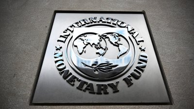 IMF上调今年全球经济增长预期至3.2%