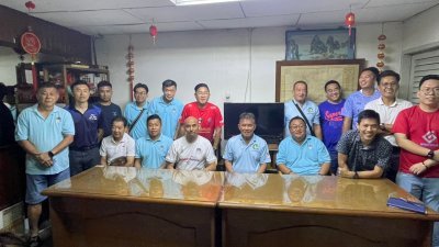 槟城华人足球公会全体新理事会。